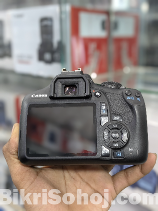 Canon 2000d with 18-55mm kit lance